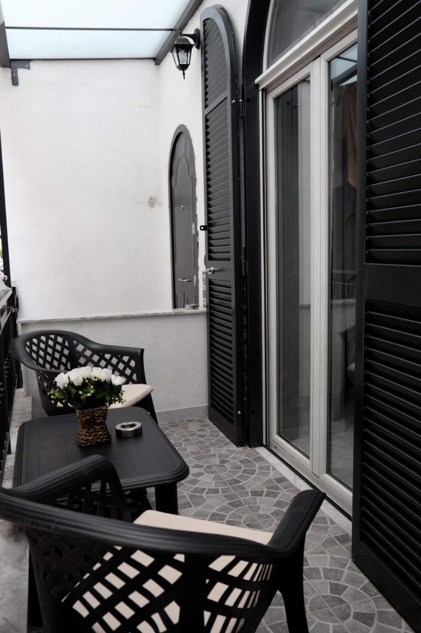 Casa Vacanze Sannazzaro 70 那不勒斯 外观 照片